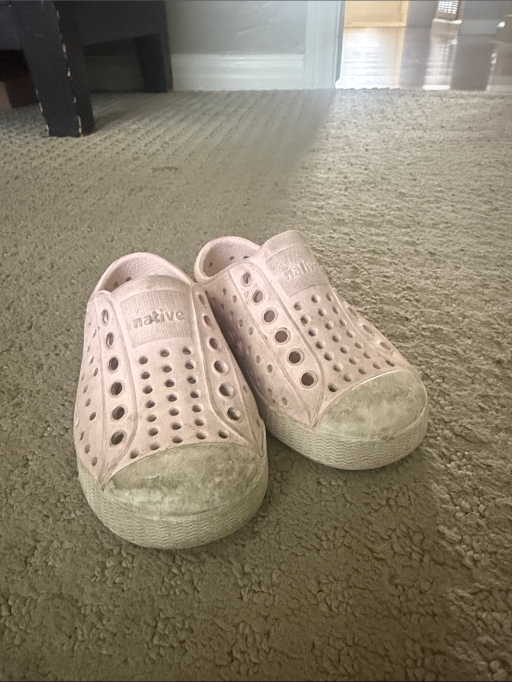 Native Kids Slip-On Sneakers in Light Pink. Need a good clean but are great!